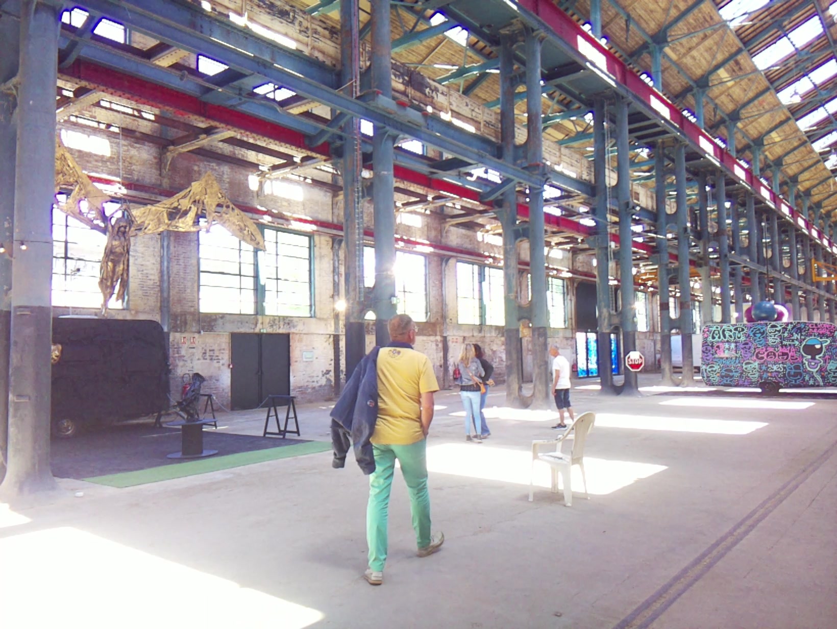 APB! Crime Reference: 6831BAE9B53D9. A Metha addict is wanted for lurking