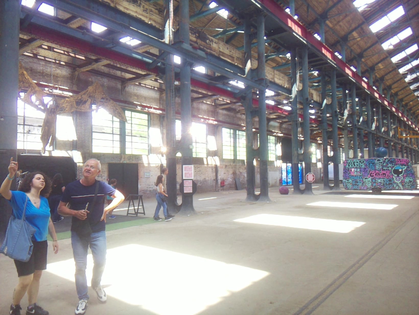 APB! Crime Reference: 684EC2A672283. A Metha addict is wanted for lurking