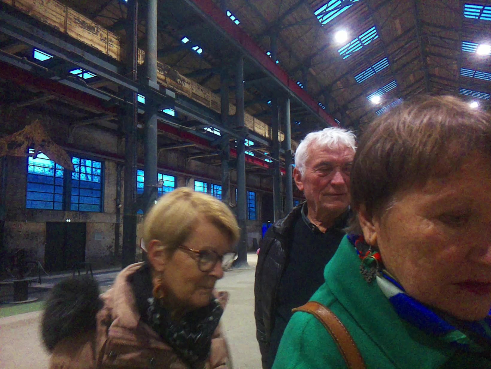 APB! Crime Reference: 693997BAE0AA6. A Metha addict is wanted for lurking